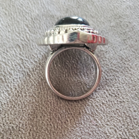 Large Black Stone Art Deco Style Ring - Picture 6 of 6